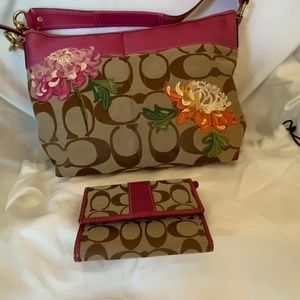 Coach floral applique hobo bag and trifold wallet Signature C with fuchsia